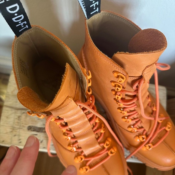 John Fluevog MITTWOCH LACE-UP HIKER BOOTS Orange size 9 - Picture 5 of 7